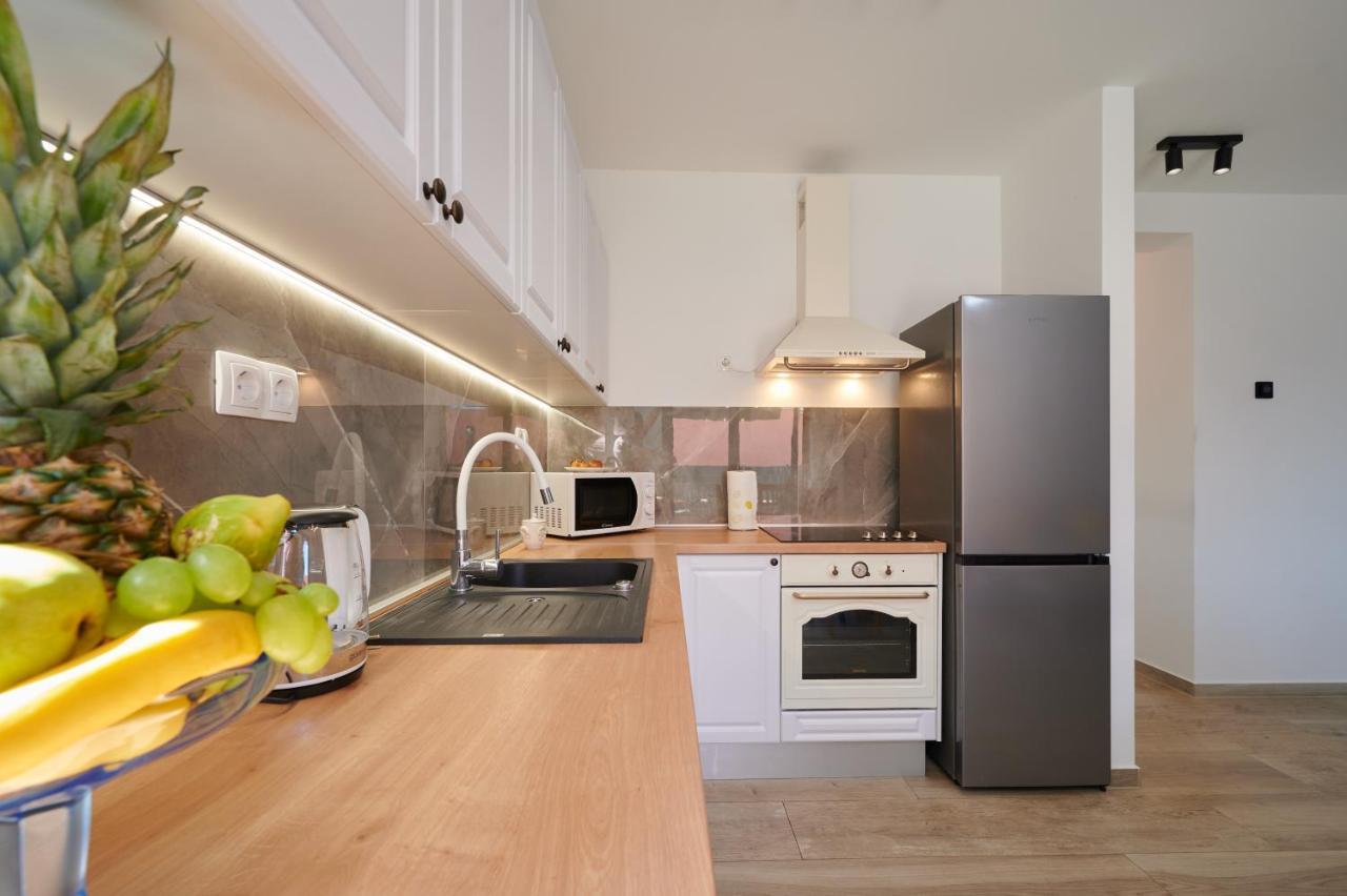Zen Apartment โตรกีร์ ภายนอก รูปภาพ