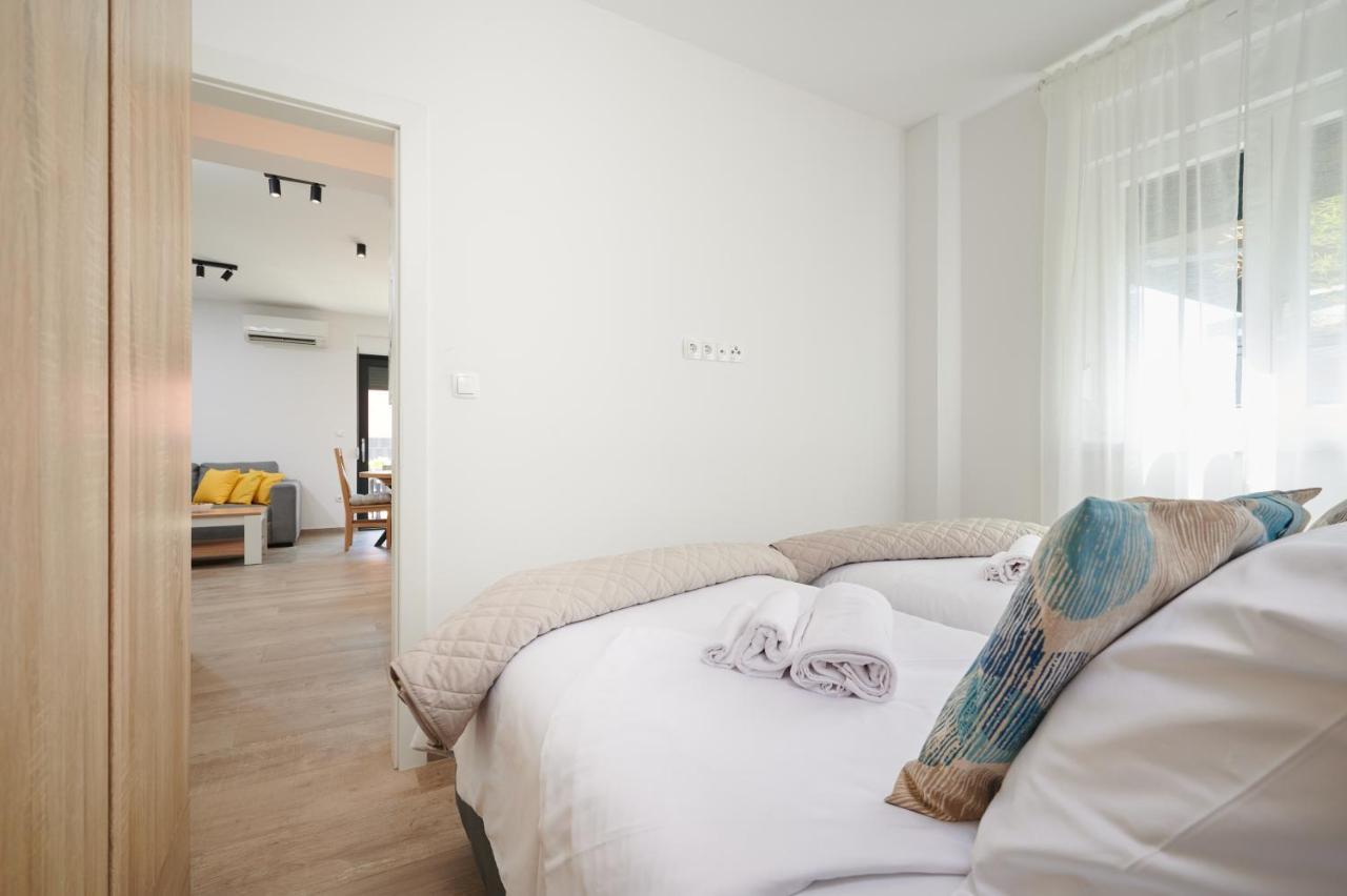 Zen Apartment โตรกีร์ ภายนอก รูปภาพ