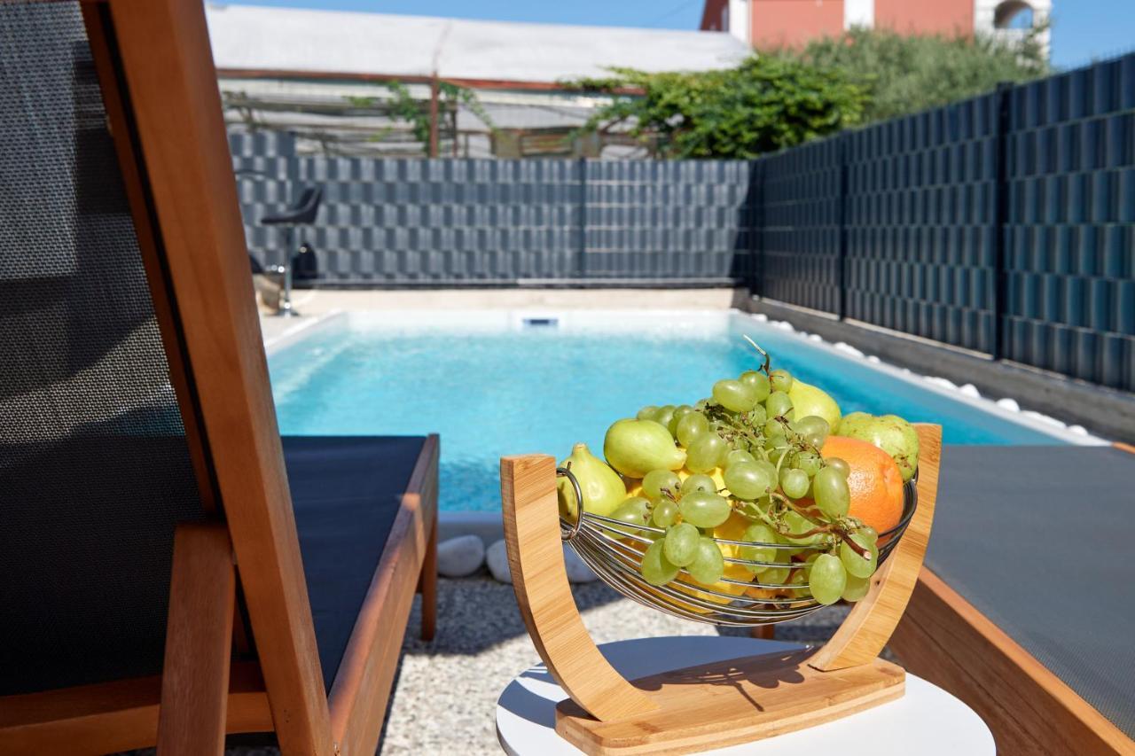 Zen Apartment โตรกีร์ ภายนอก รูปภาพ