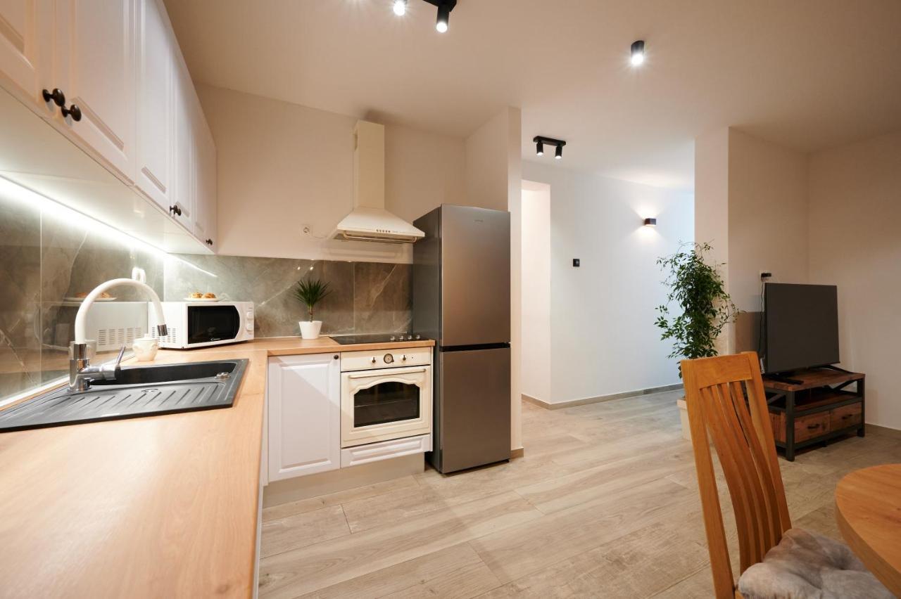 Zen Apartment โตรกีร์ ภายนอก รูปภาพ