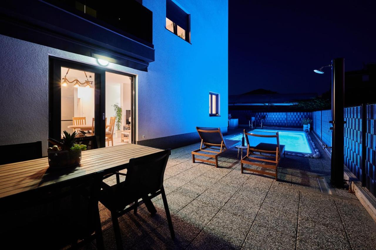 Zen Apartment โตรกีร์ ภายนอก รูปภาพ
