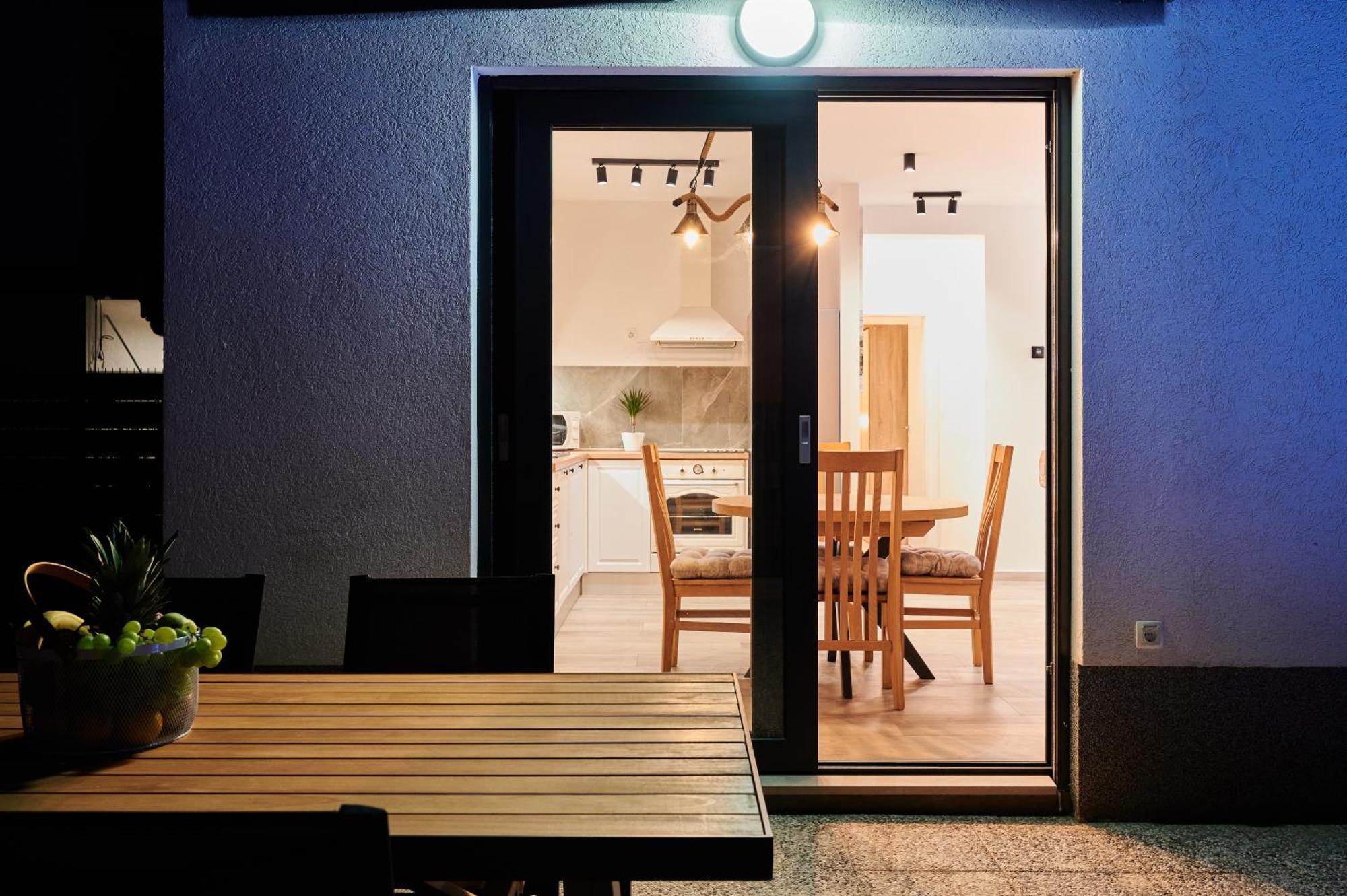 Zen Apartment โตรกีร์ ภายนอก รูปภาพ